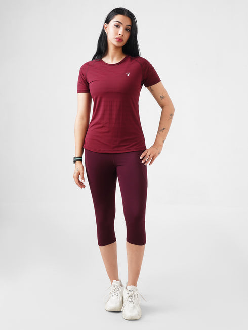 Leera Contrast Raglan Tee in Maroon